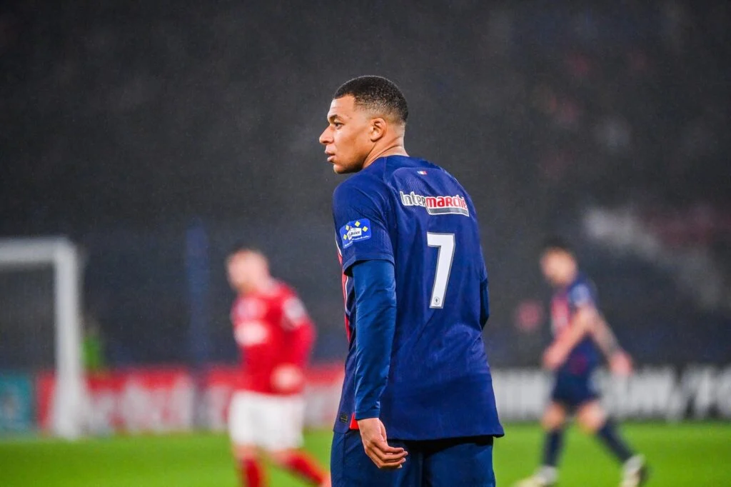 Mercato PSG : La réaction d’Al-Khelaïfi suite au départ de Mbappé 4 Kylian Mbappé