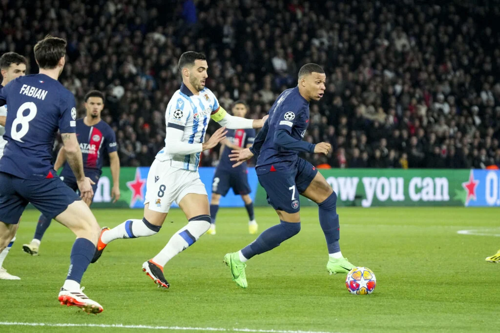 PSG : Un cadre de la Real Sociedad répond à Mbappé pour le retour 4 Kylian Mbappé et Mikel Merino