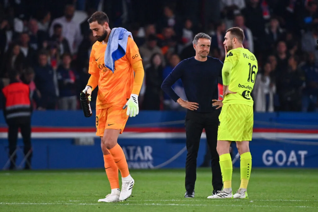 Mercato PSG : Donnarumma peut trembler, offre transmise pour un gardien fantastique 4 Luis Enrique et Gianluigi Donnarumma, coach et gardien du PSG.