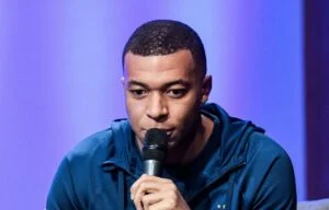 PSG : Le dernier titre de Mbappé qui va frustrer les fans ! 8 Kylian Mbappé
