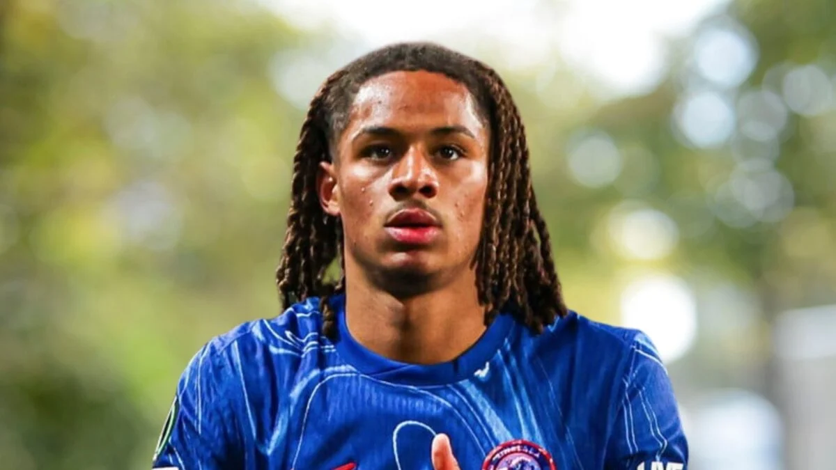 Coup de théâtre : L’ASSE prête à récupérer Mathis Amougou ? 4 Mercato RC Strasbourg : Mathis Amougou, joueur de Chelsea