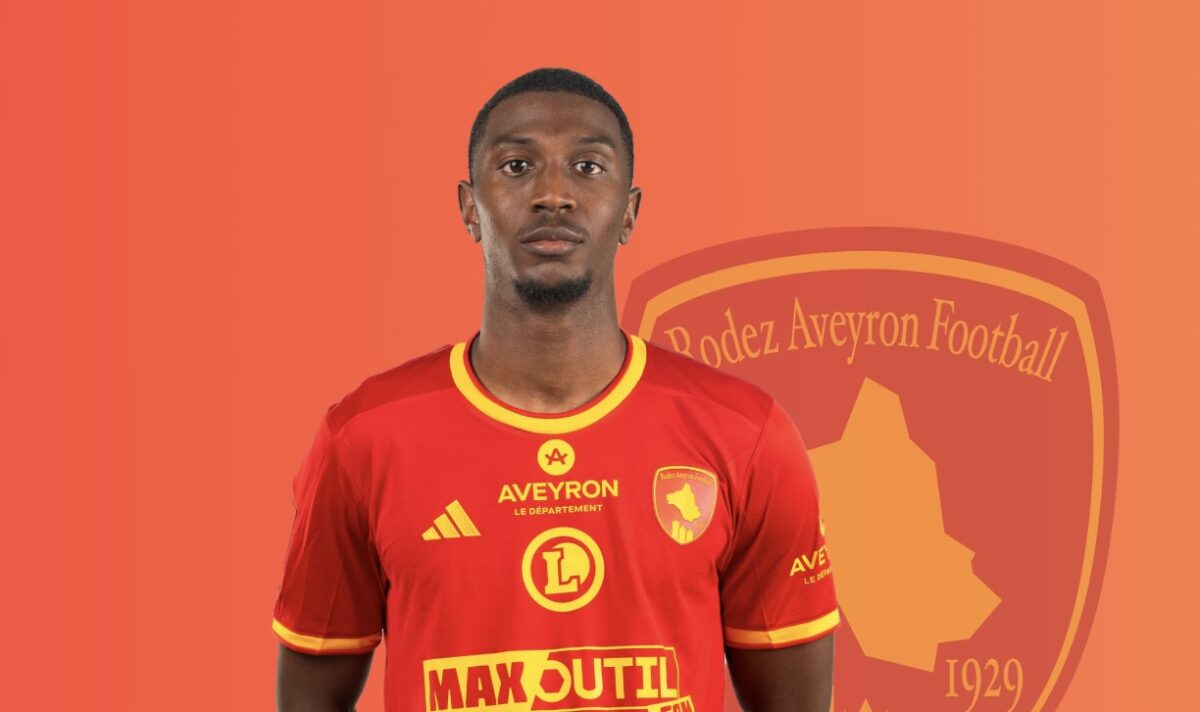 Ibrahima Balde avec le maillot de rodez