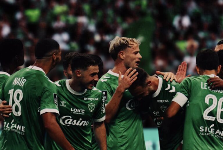 ASSE : Joueurs stéphanois célébrant