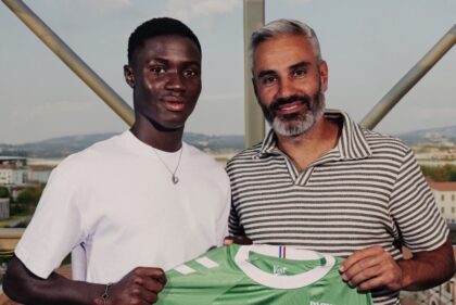 Mercato ASSE : Étienne Mendy rejoint officiellement les Verts 5 Étienne Mendy - Nouveau joueur de l'ASSE et Loïc Perrin
