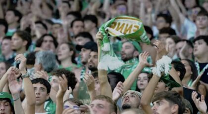 Derby ASSE-OL : bilan, records et matchs marquants depuis 1951 1 Supporters de Saint-Etienne - fans Stephanois